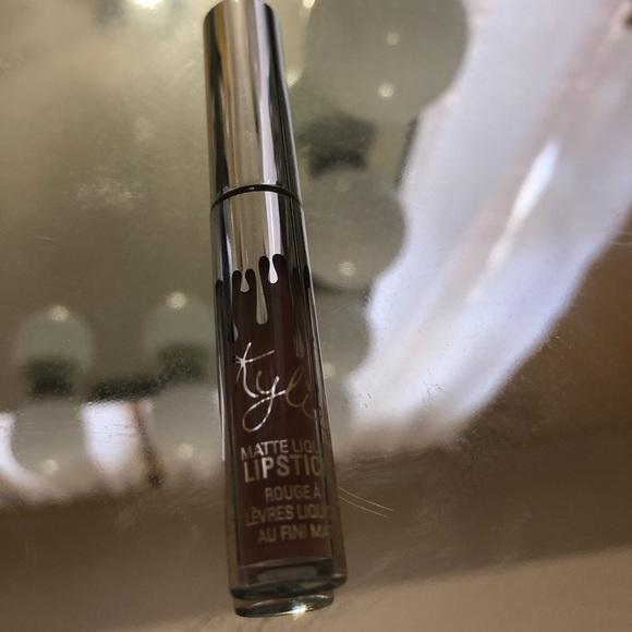 Authentic Kylie Liquid Lipstick in Moon (mini) - Picture 2 of 3
